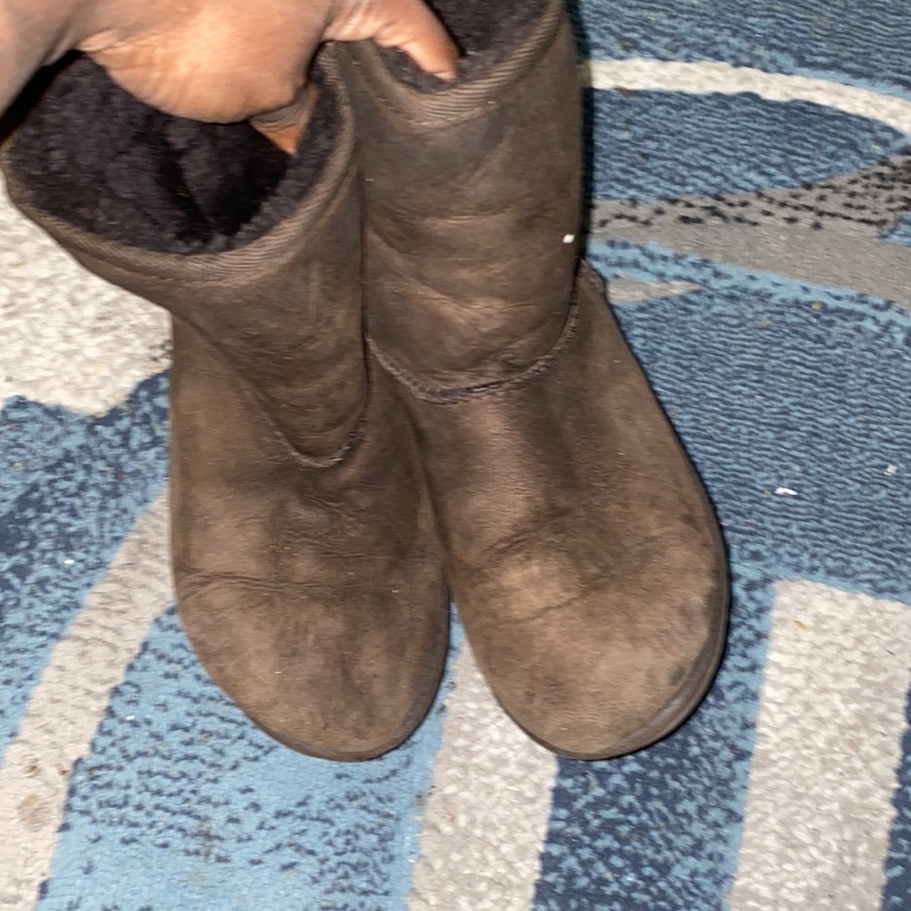 Uggs in big kids size 3
